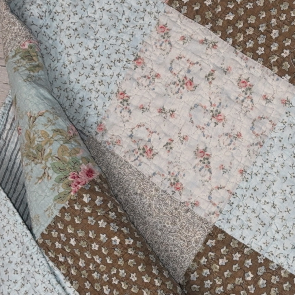 Vintage Floral shabby heirloom cottage Patchwork Quilt robin’s egg, pink,  brown - Picture 4 of 13